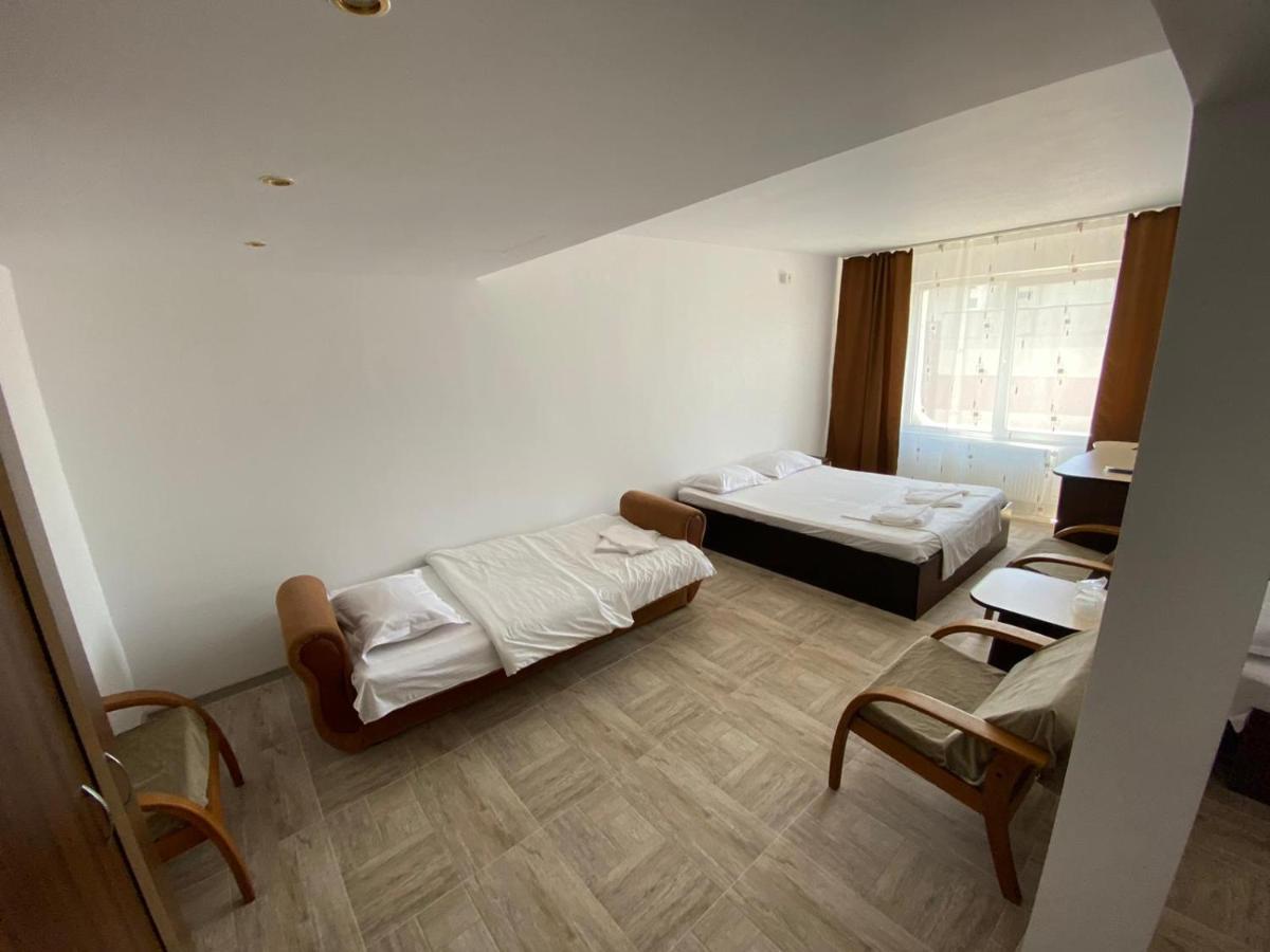 Hotel Gorj Zsilvásárhely Kültér fotó