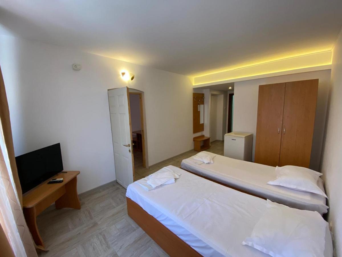 Hotel Gorj Zsilvásárhely Kültér fotó