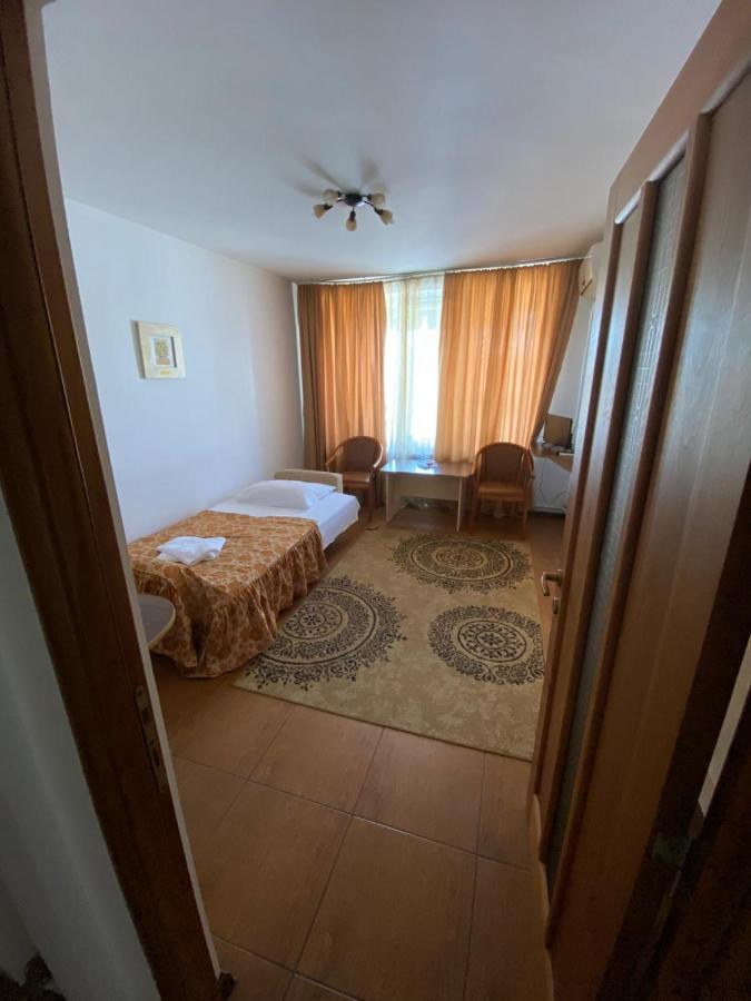 Hotel Gorj Zsilvásárhely Kültér fotó