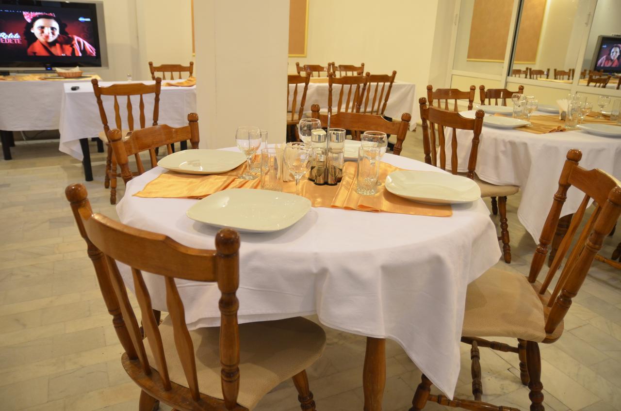 Hotel Gorj Zsilvásárhely Kültér fotó