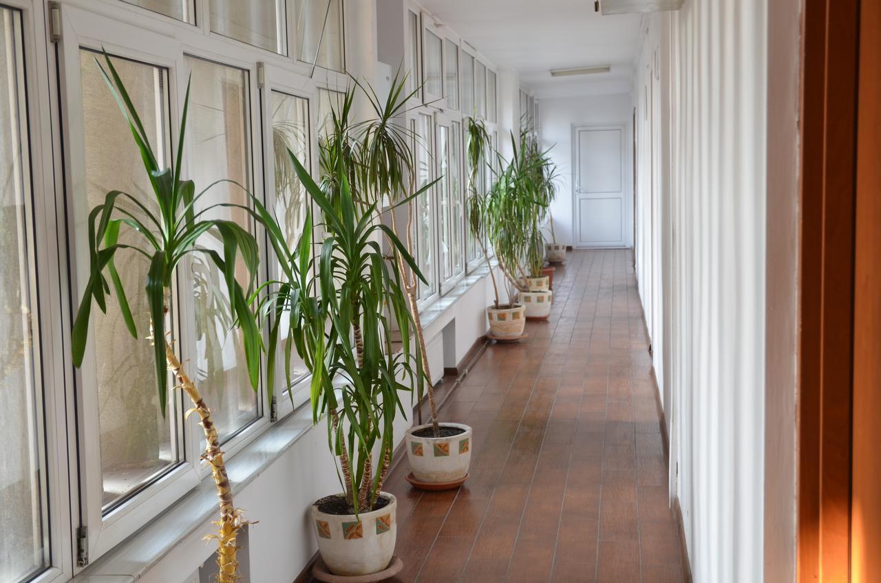 Hotel Gorj Zsilvásárhely Kültér fotó
