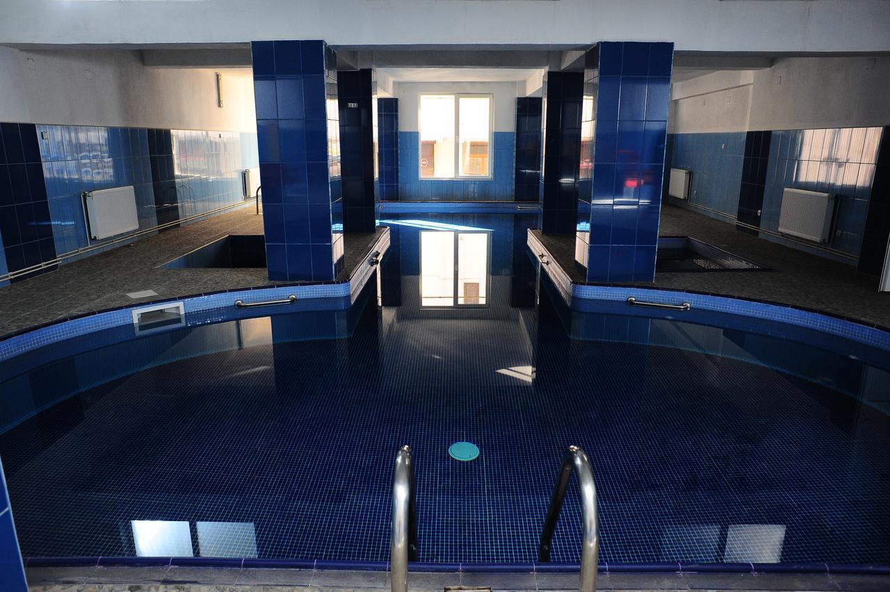 Hotel Gorj Zsilvásárhely Kültér fotó
